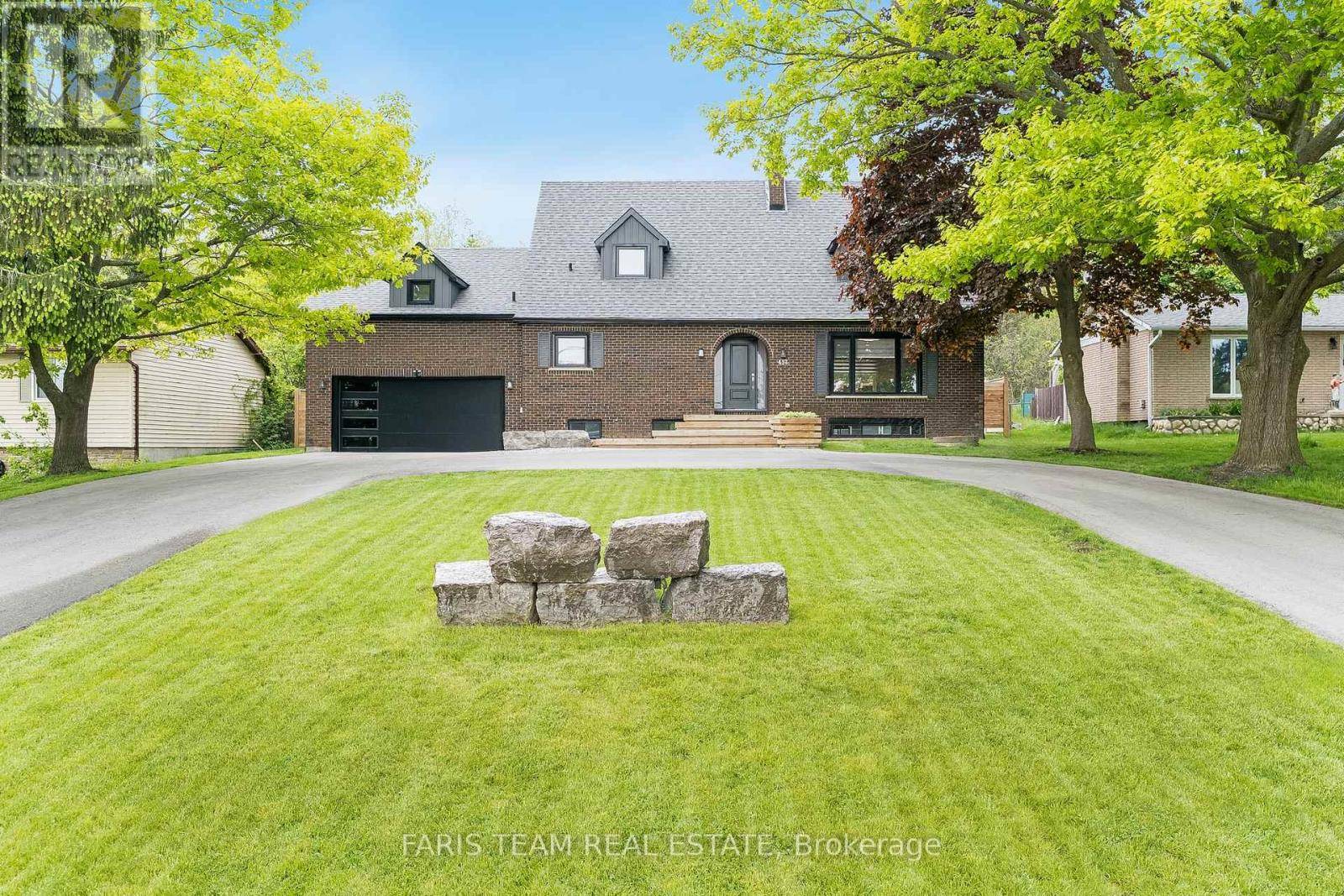 Barrie (edgehill Drive), ON L4N9X4,432 EDGEHILL DRIVE