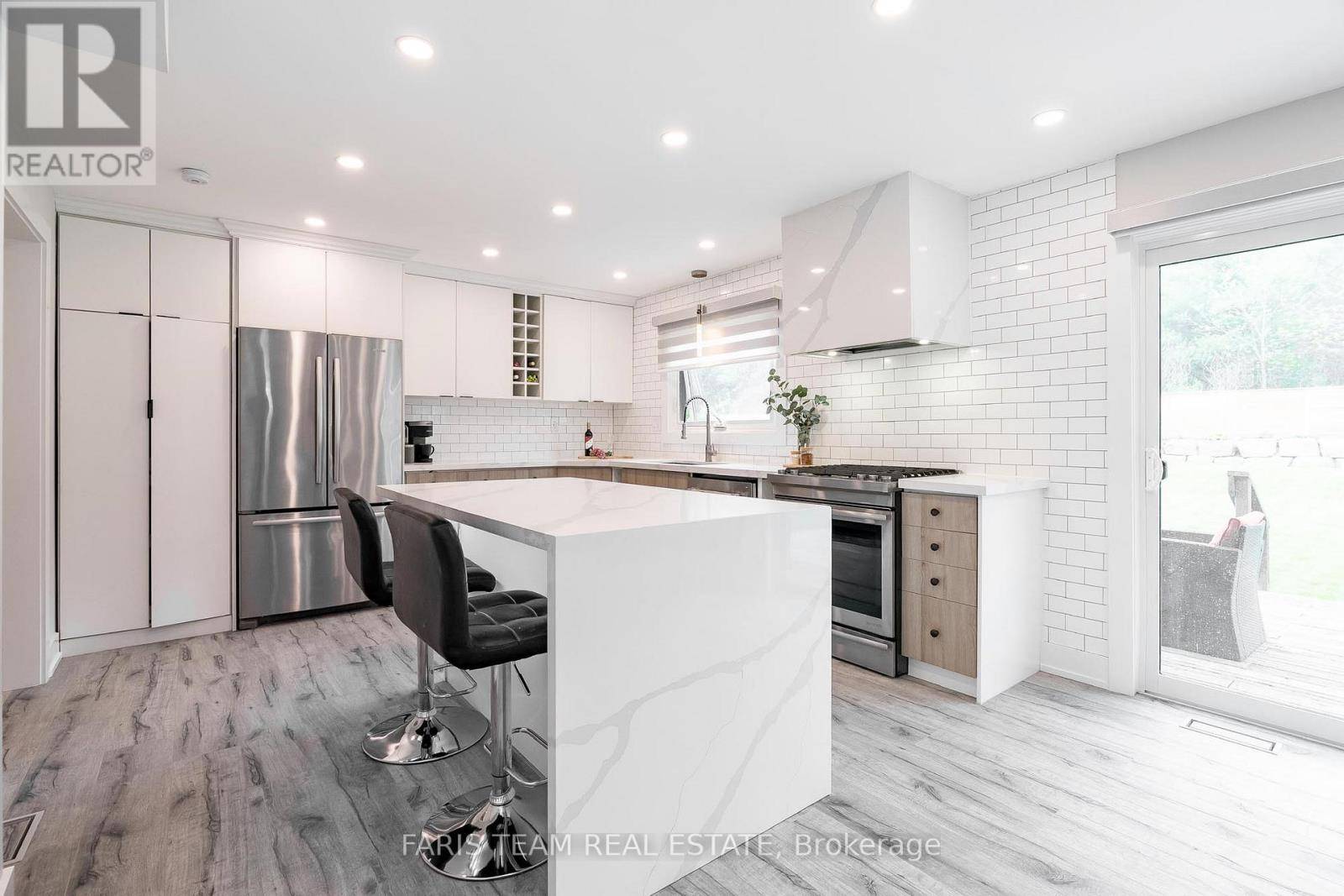 Barrie (edgehill Drive), ON L4N9X4,432 EDGEHILL DRIVE