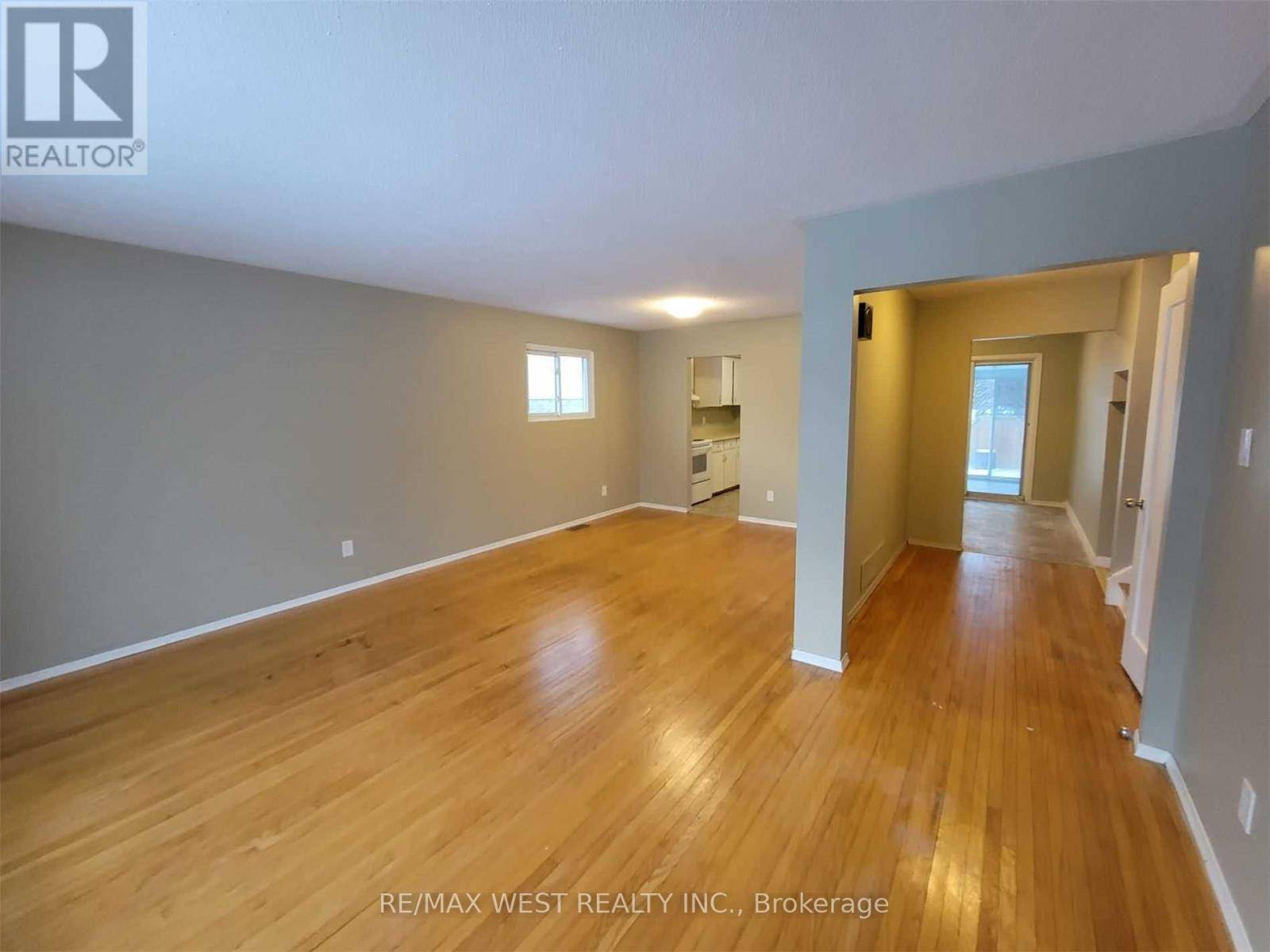 Barrie (grove East), ON L4M2W5,97 COLLEGE CRESCENT