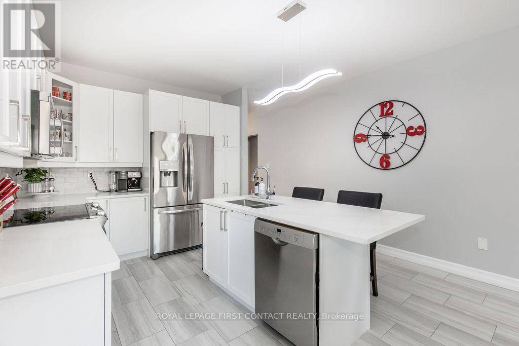 Barrie (innis-shore), ON L4M0A5,60 WESTMINSTER CIRCLE