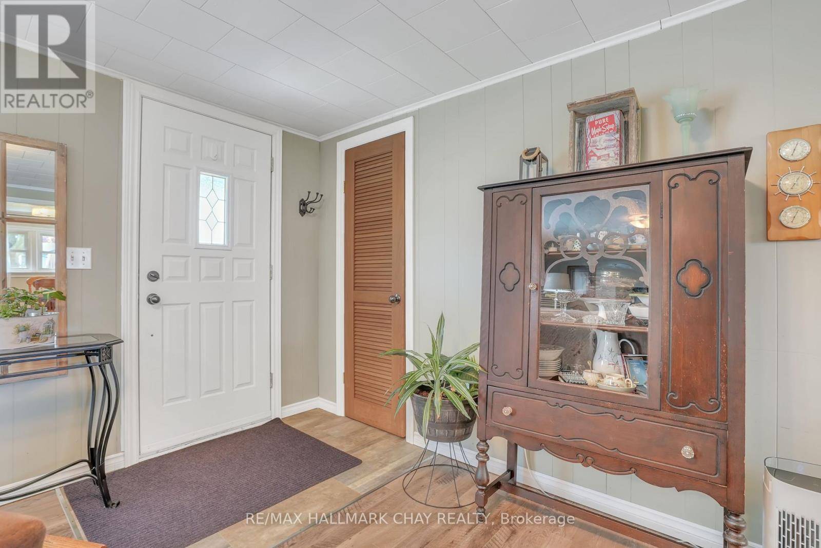 Springwater (elmvale), ON L0L1P0,33 YONGE STREET N