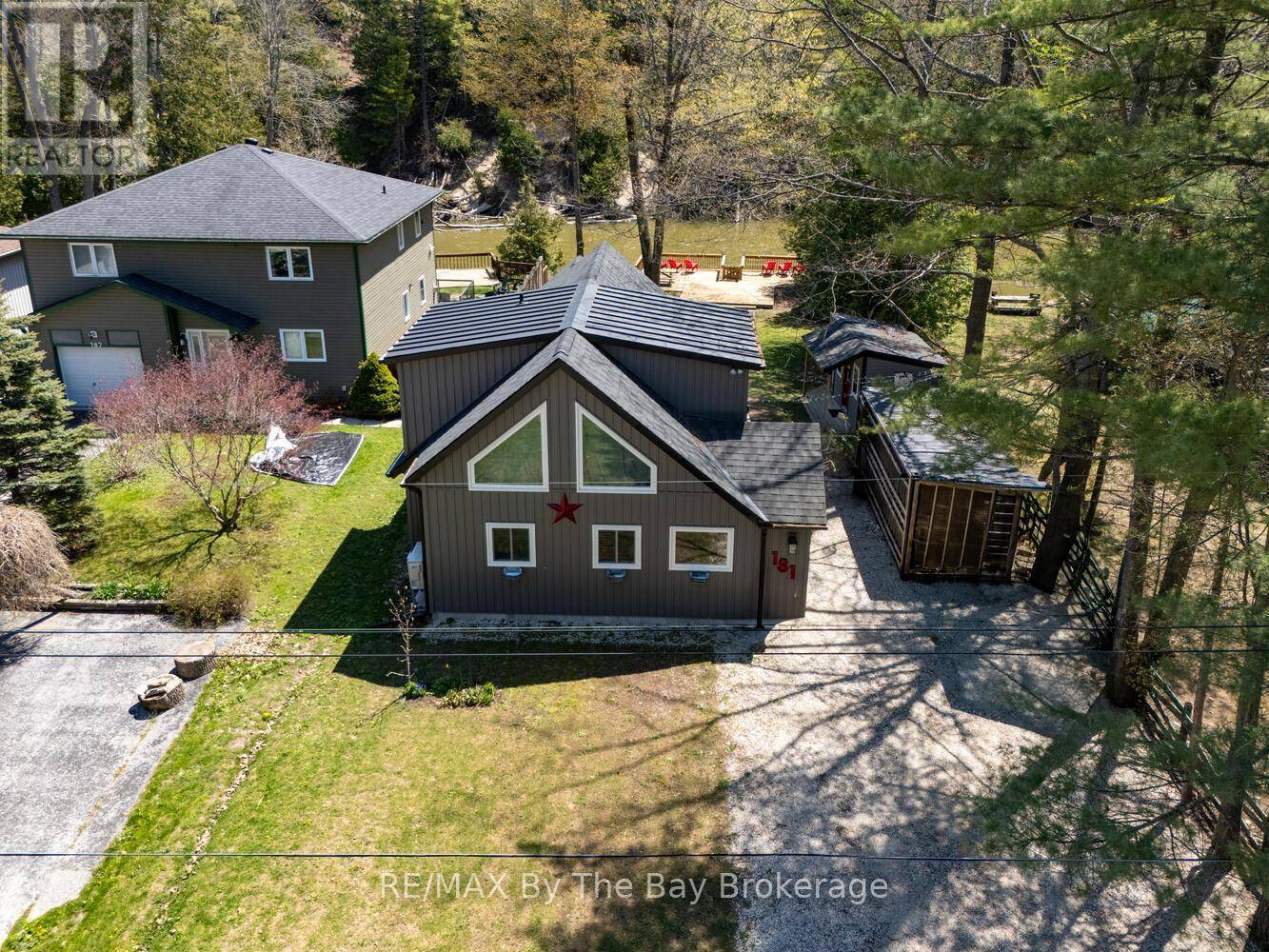 Wasaga Beach, ON L9Z2T6,181 KNOX ROAD E
