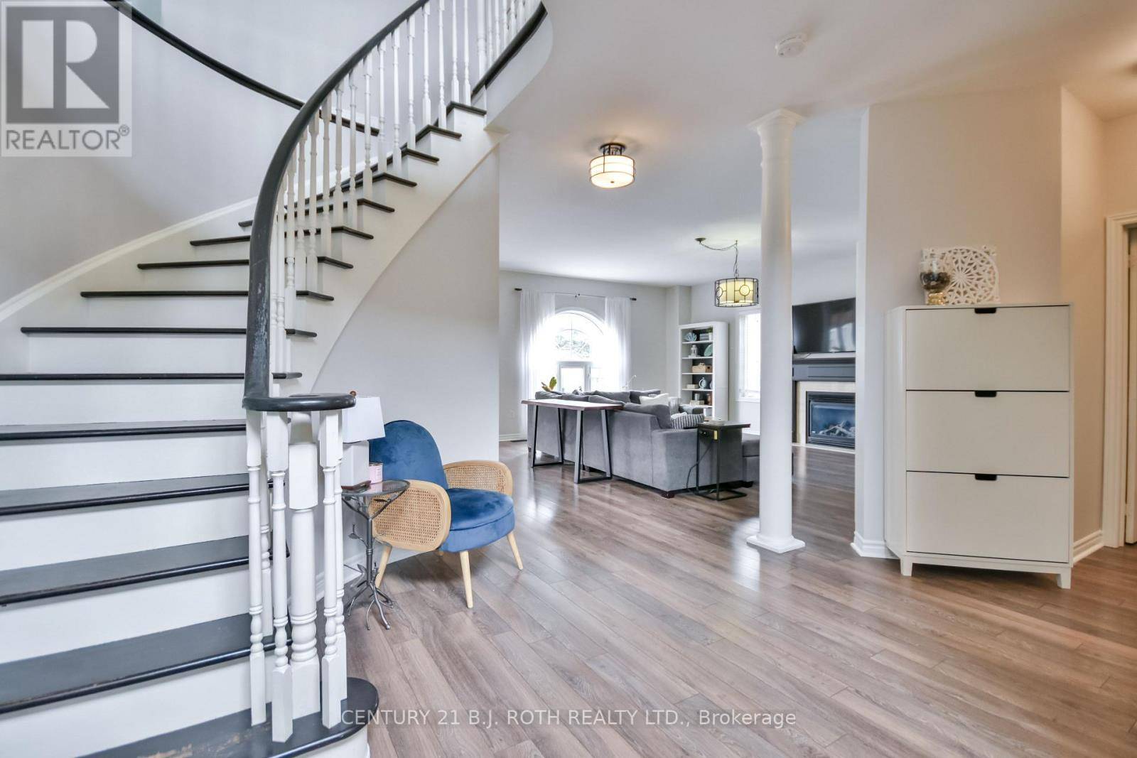 Barrie (painswick South), ON L4N0M8,60 CARLEY CRESCENT