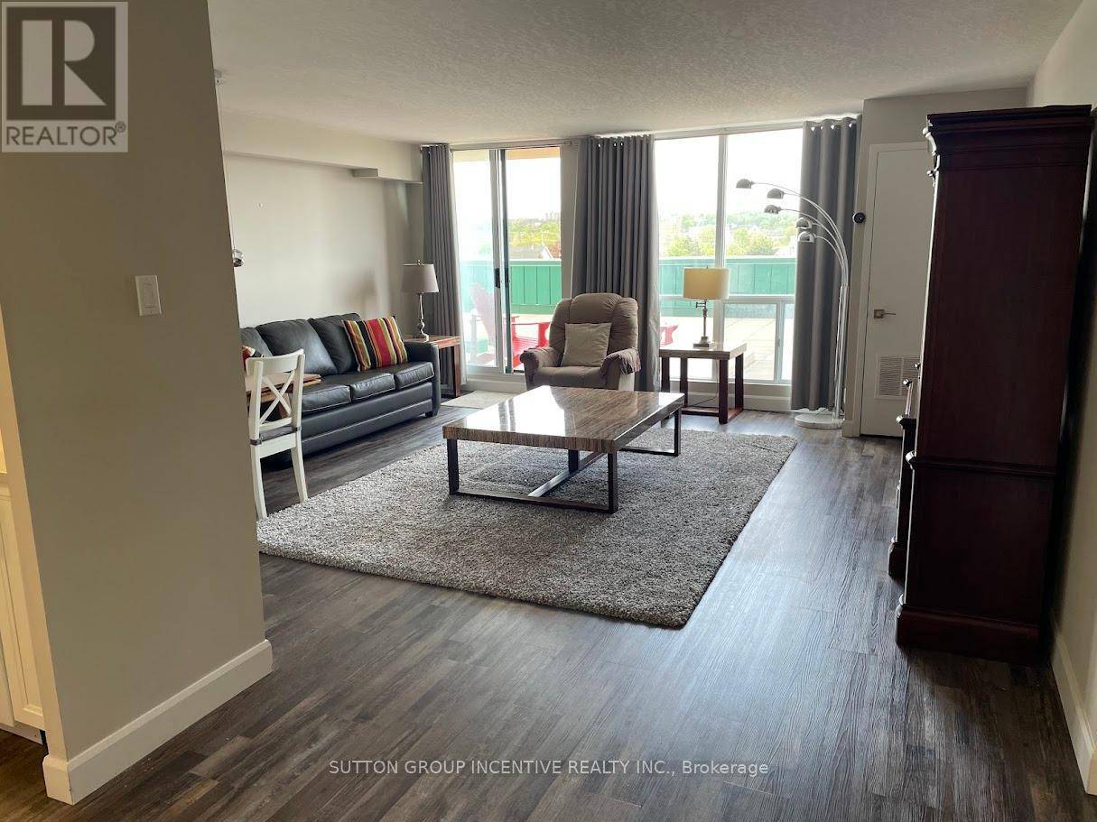 Barrie (allandale Centre), ON L4N3A5,65 Ellen ST #111