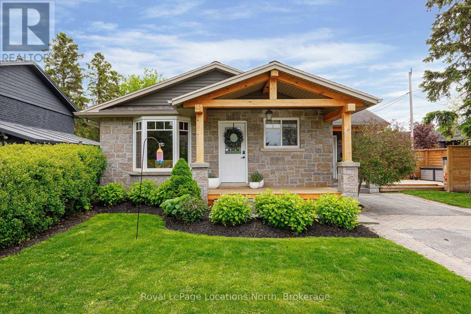 Collingwood, ON L9Y4E7,254 THIRD STREET
