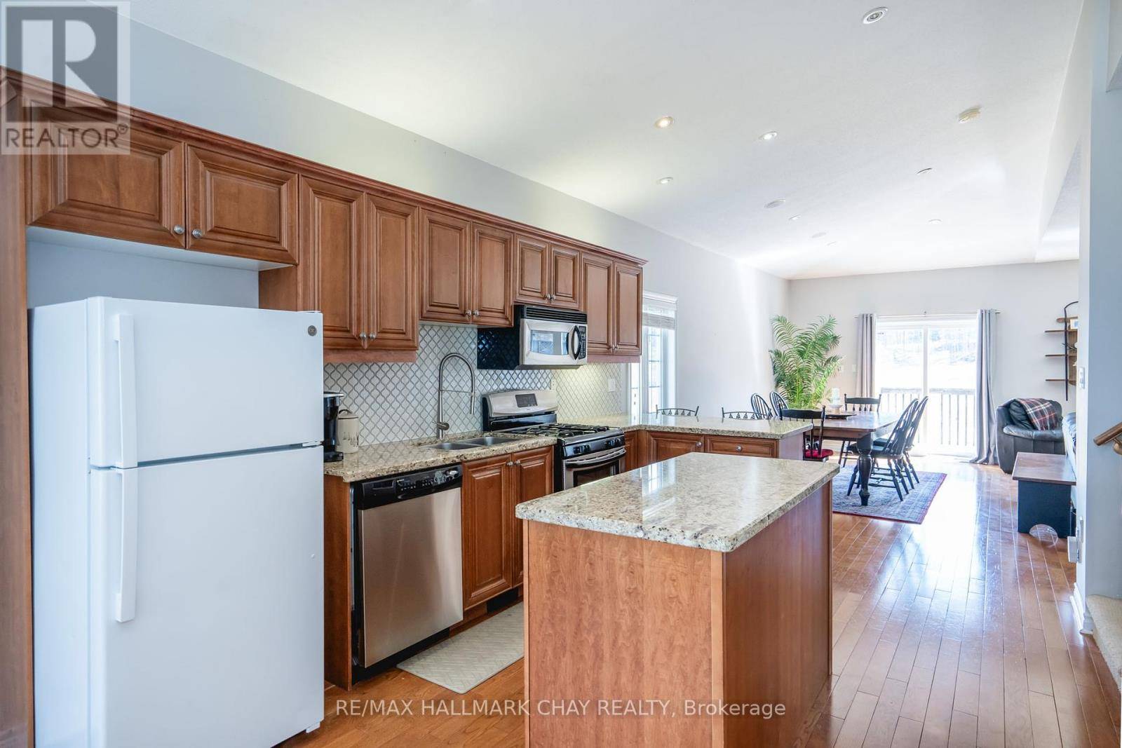 Oro-medonte (horseshoe Valley), ON L4M4Y8,57 HIGH VISTA DRIVE