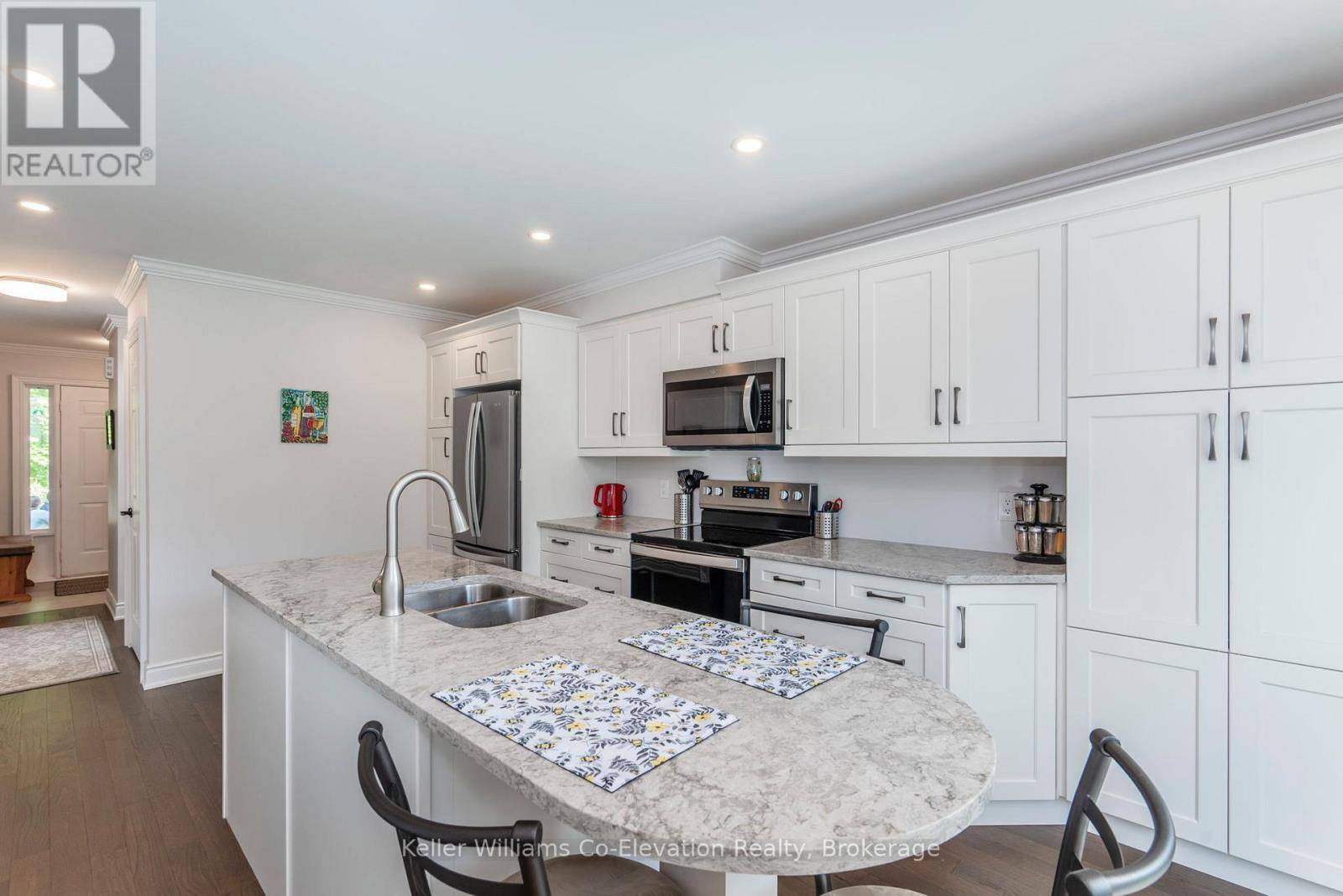 Midland, ON L4R5C6,1056 DINA CRESCENT