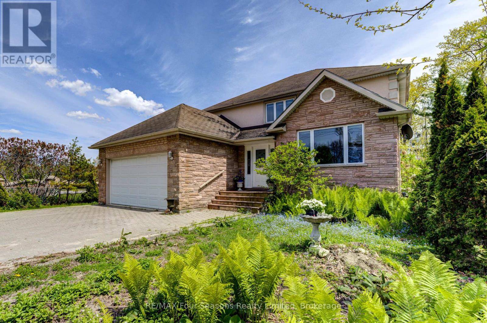 Wasaga Beach, ON L9Z2L1,243 RIVER ROAD E