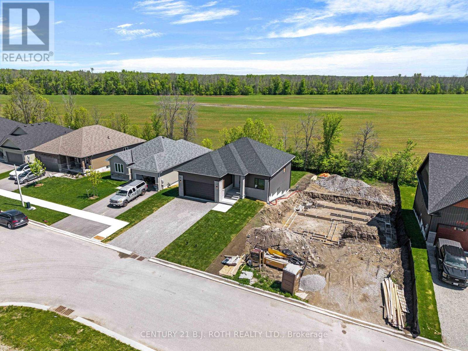 Severn (coldwater), ON L0K1E0,129 BRANDON AVENUE