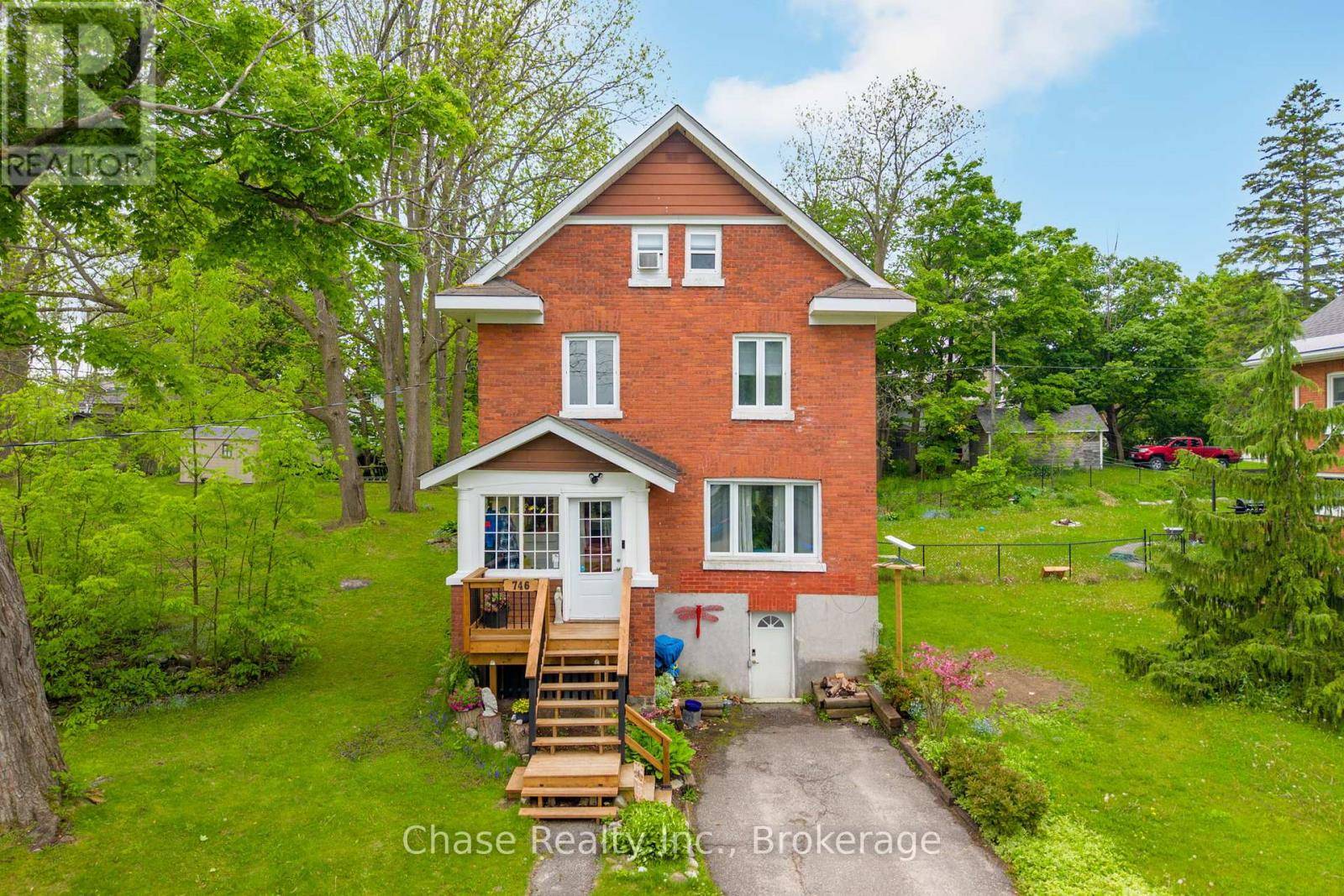 Tay (port Mcnicoll), ON L0K1R0,746 SIXTH AVENUE