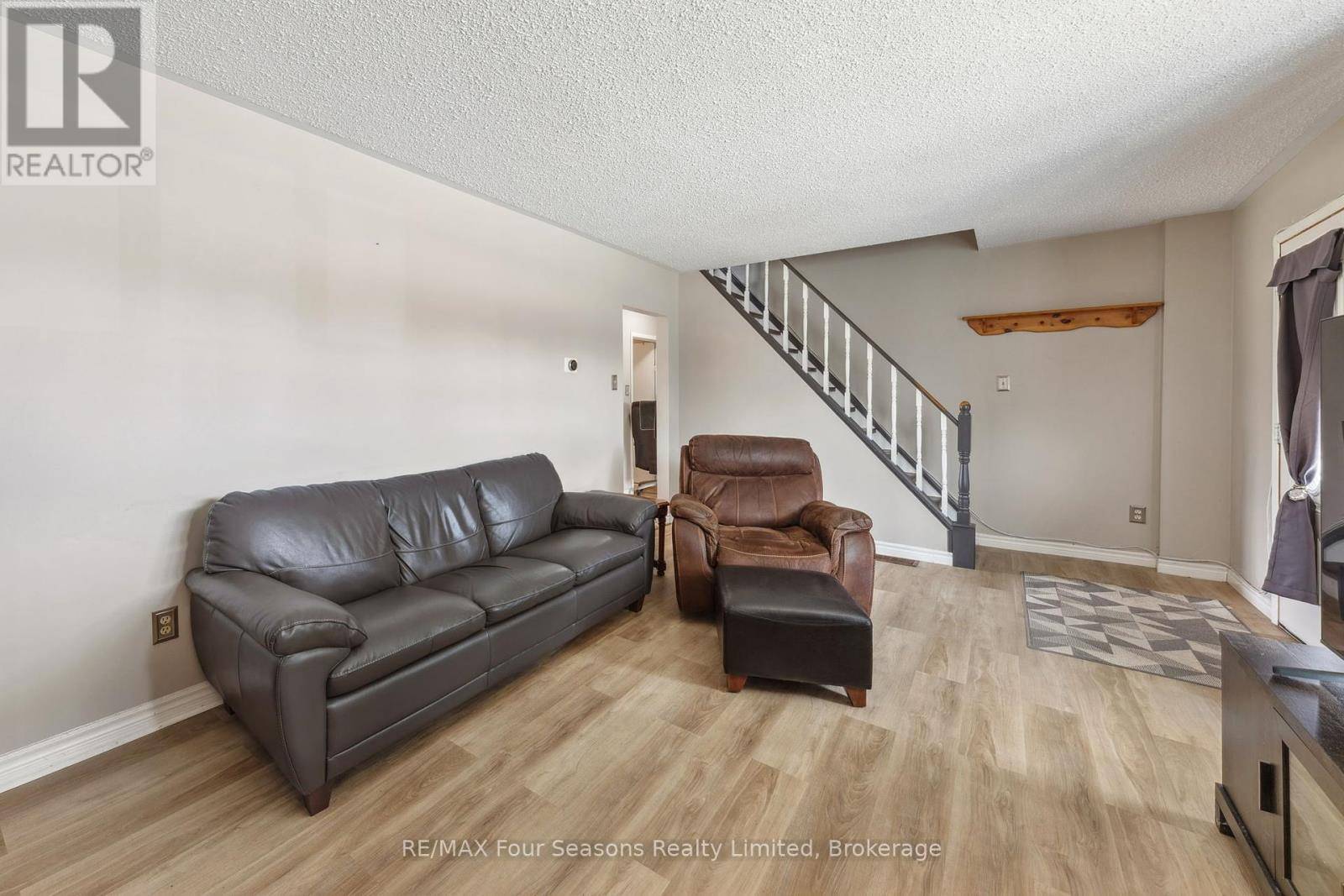 Clearview (stayner), ON L0M1S0,7146 HIGHWAY 26