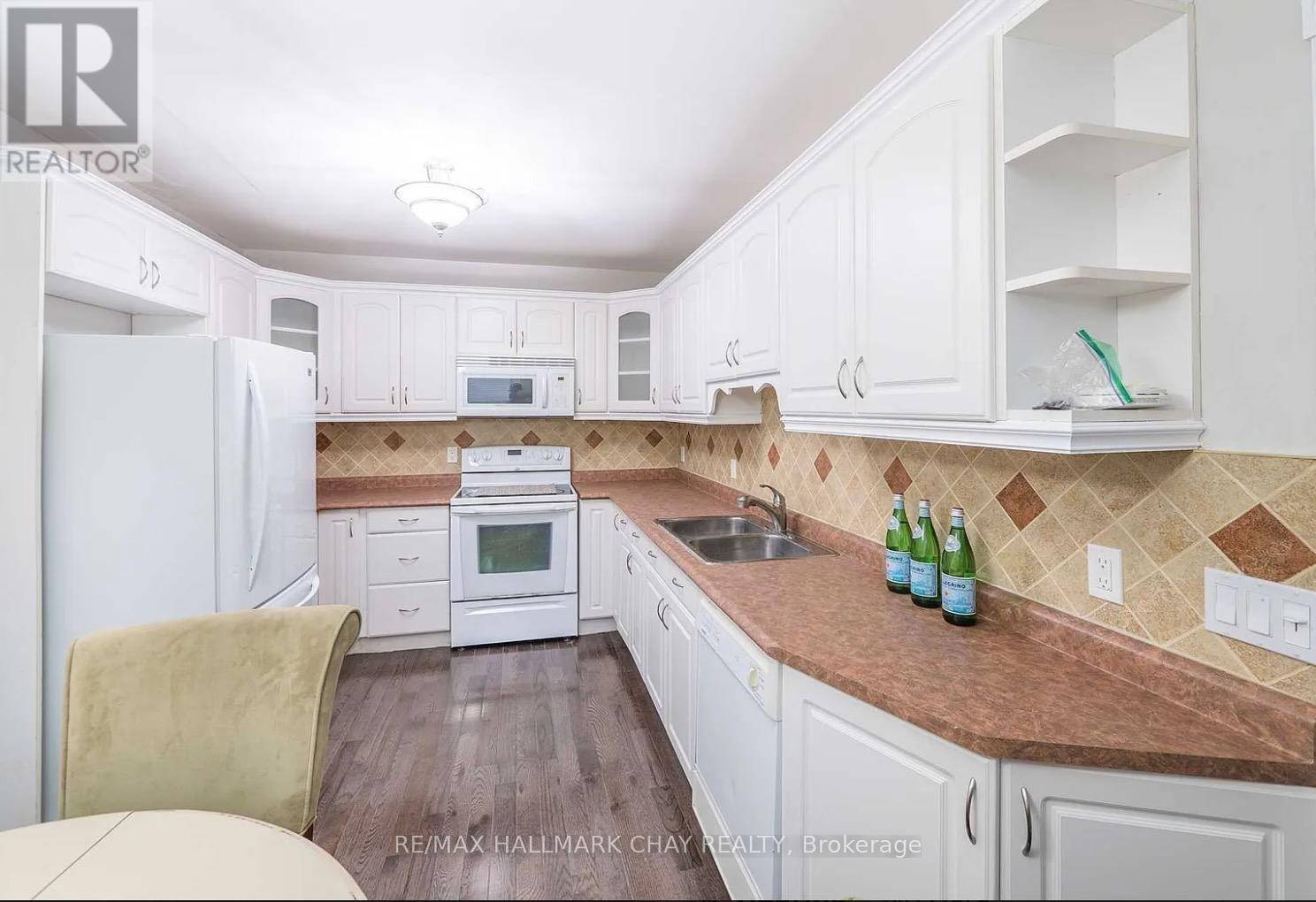 Barrie (allandale), ON L4N2K7,99 JOHN STREET W