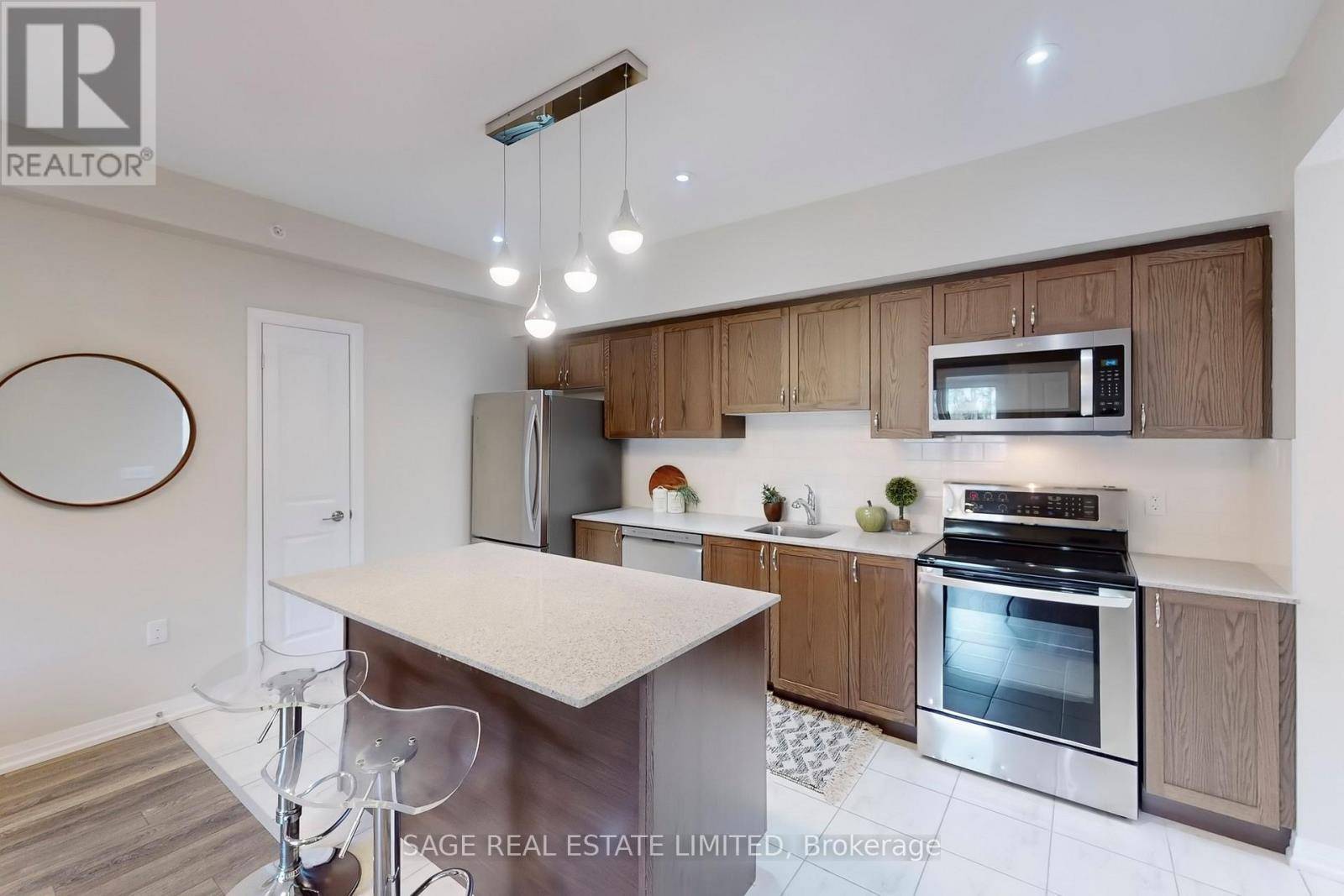 Barrie (0 West), ON L9J0B9,300 Essa RD #310