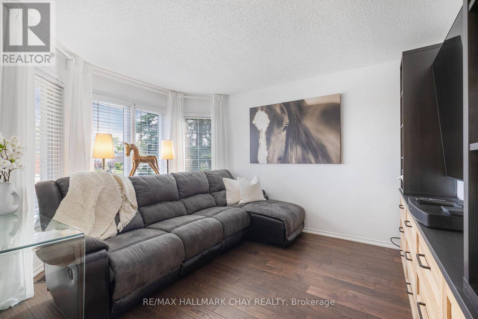 Barrie (northwest), ON L4N7C8,351 CUNDLES ROAD W