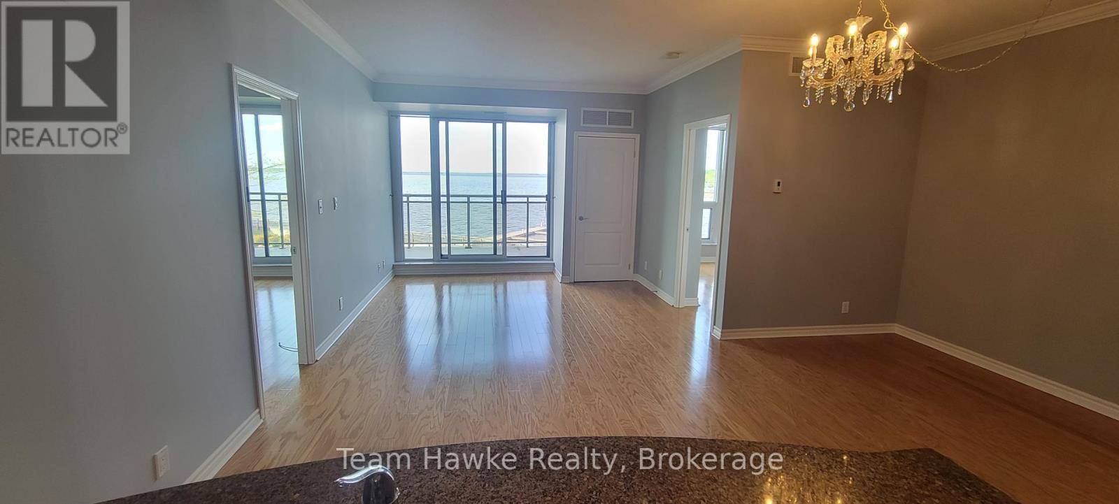 Midland, ON L4R5P2,699 Aberdeen BLVD #305