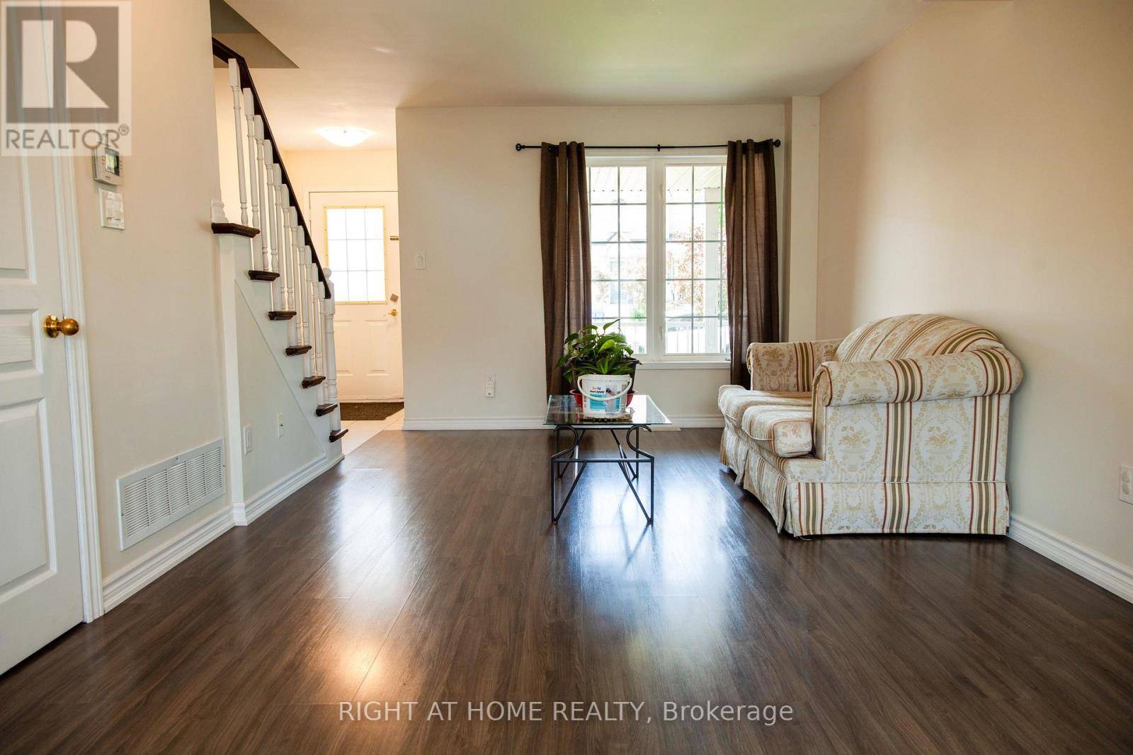 Barrie (east Bayfield), ON L4M6T9,68 TREVINO CIRCLE