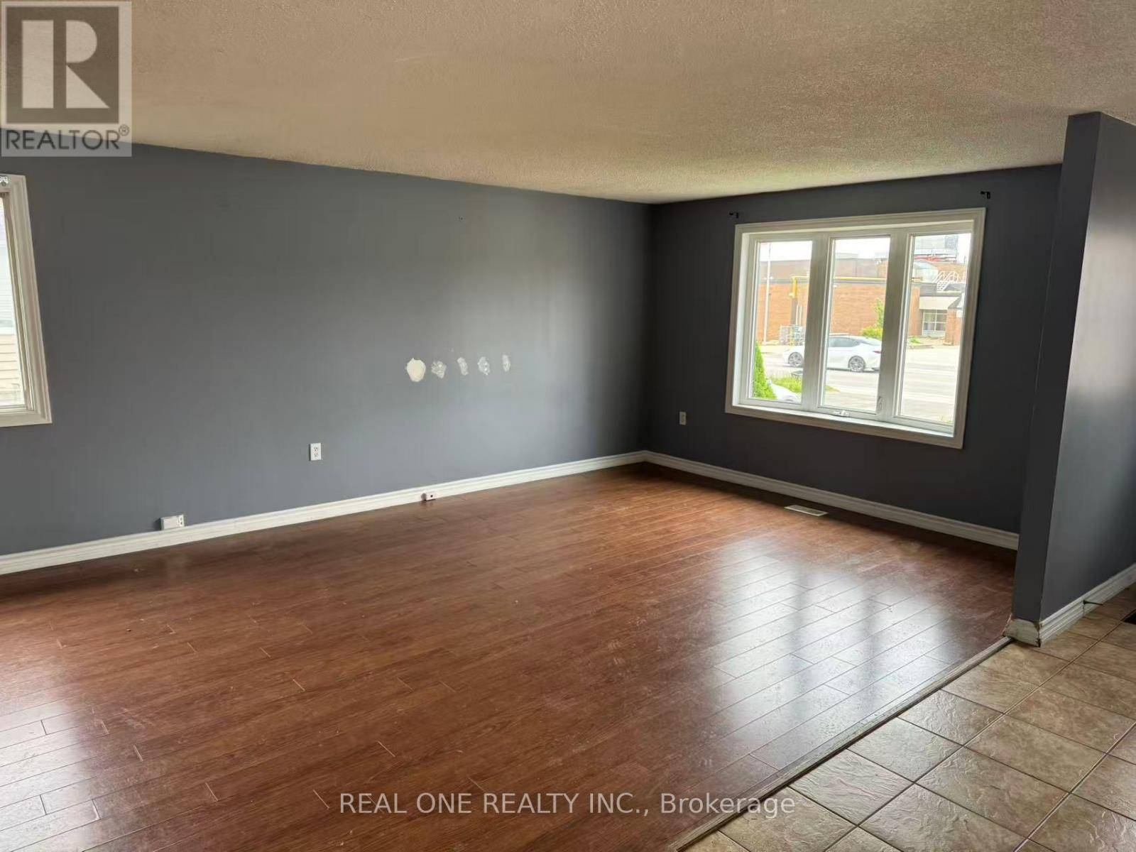 Barrie (grove East), ON L4M5R9,420 Grove ST East #Upper