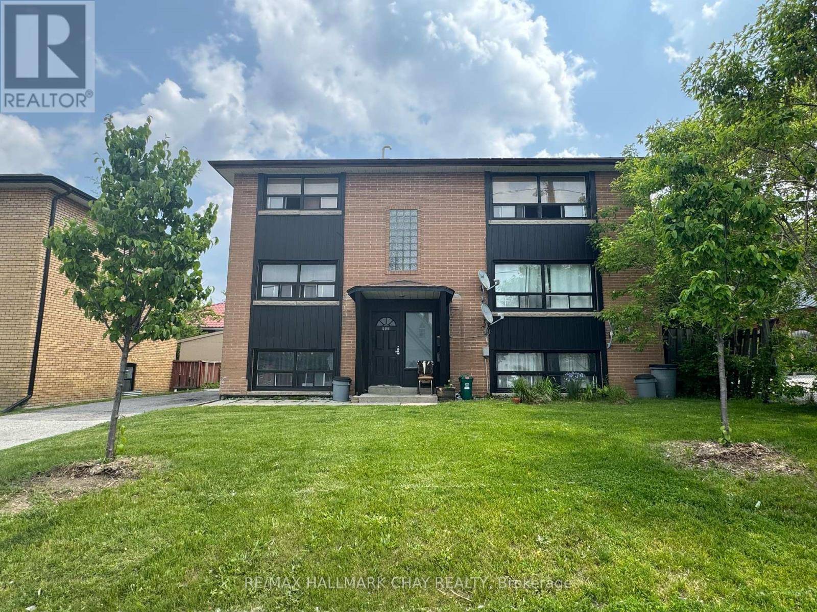 Barrie (codrington), ON L4M3Y9,153 ST VINCENT STREET