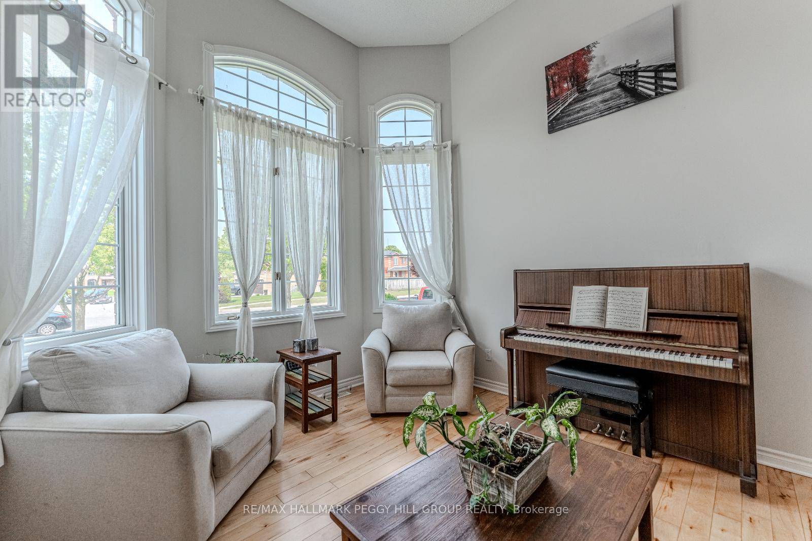 Barrie (holly), ON L4N8T3,255 MAPLETON AVENUE