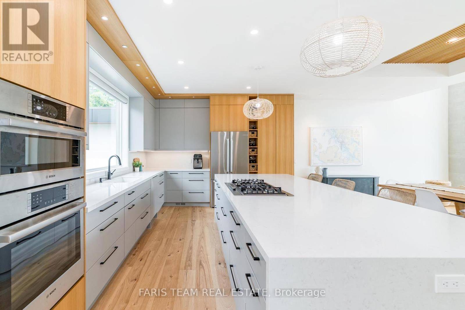 Barrie (north Shore), ON L4M1C3,202 KEMPENFELT DRIVE