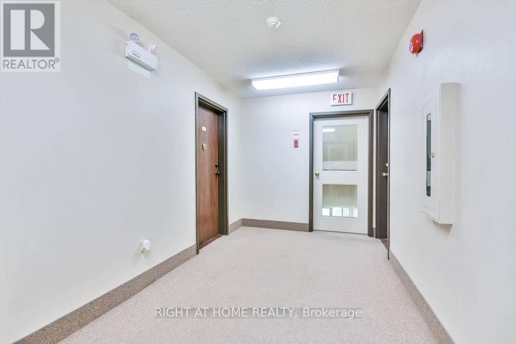 Barrie (letitia Heights), ON L4N1L9,179 Edgehill DR #B6