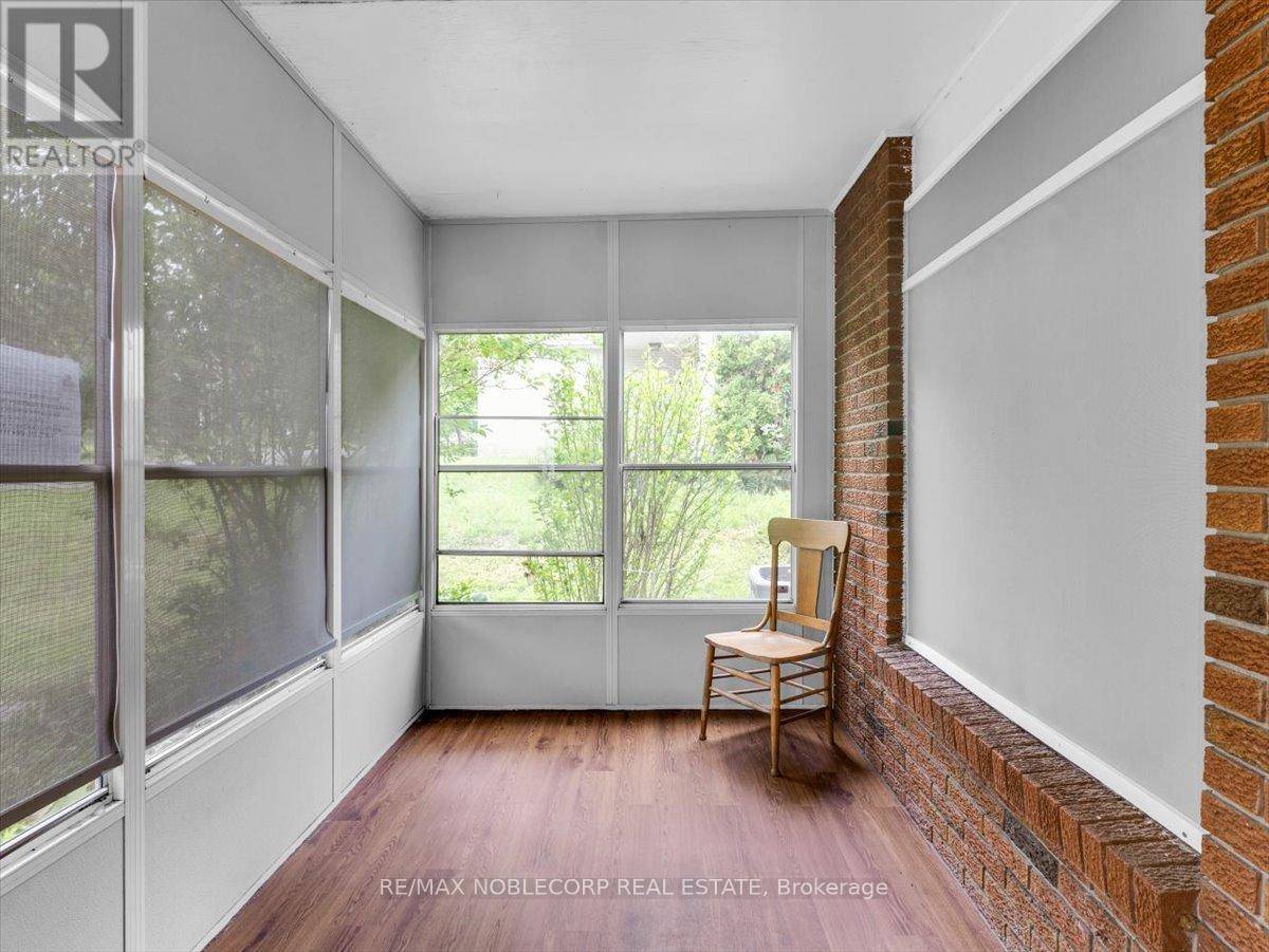 Barrie (queen's Park), ON L4N1V6,175 TORONTO STREET