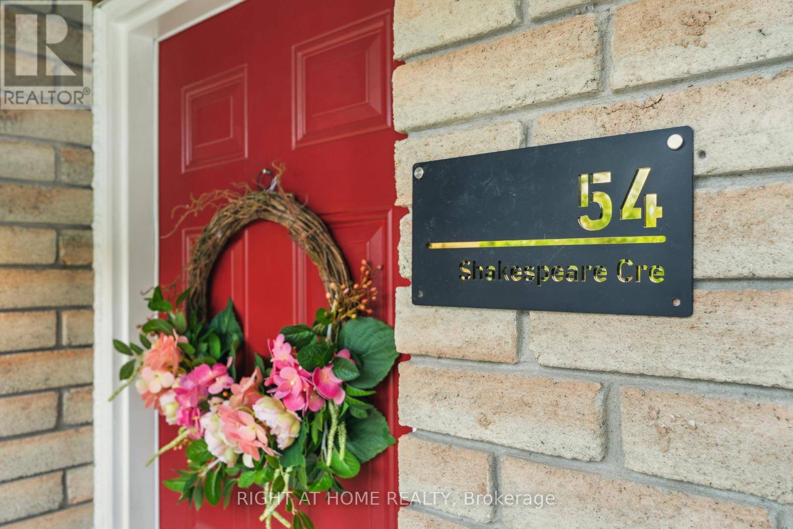 Barrie (letitia Heights), ON L4N6C1,54 SHAKESPEARE CRESCENT