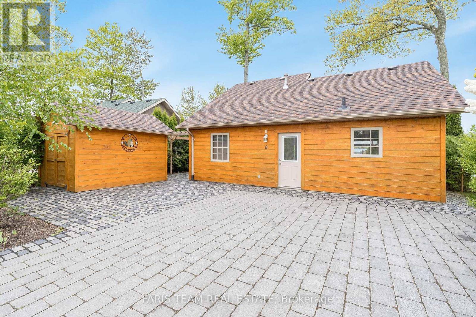 Wasaga Beach, ON L9Z1X7,8 CABIN CRESCENT