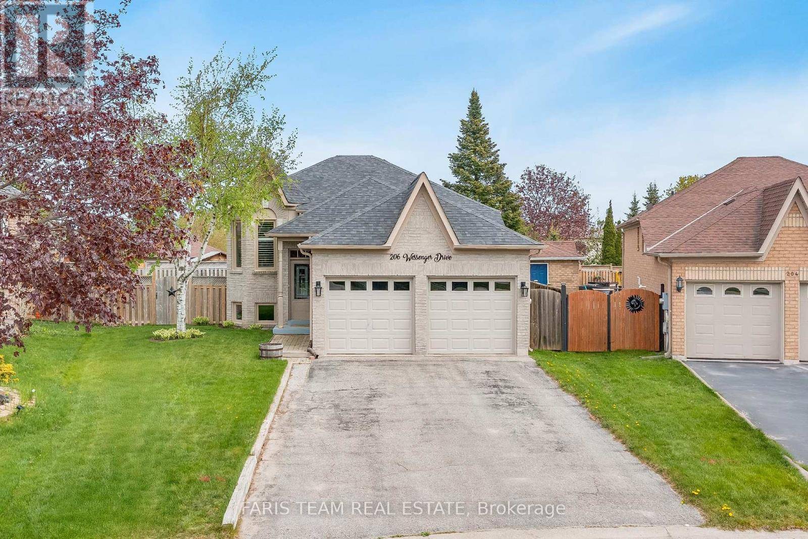 Barrie (holly), ON L4N8N9,206 WESSENGER DRIVE