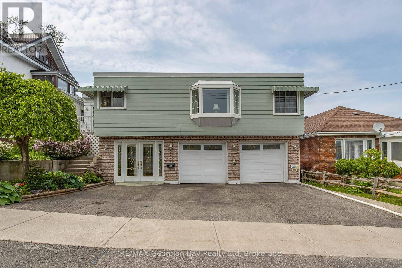 Midland, ON L4R1R3,586 DOMINION AVENUE