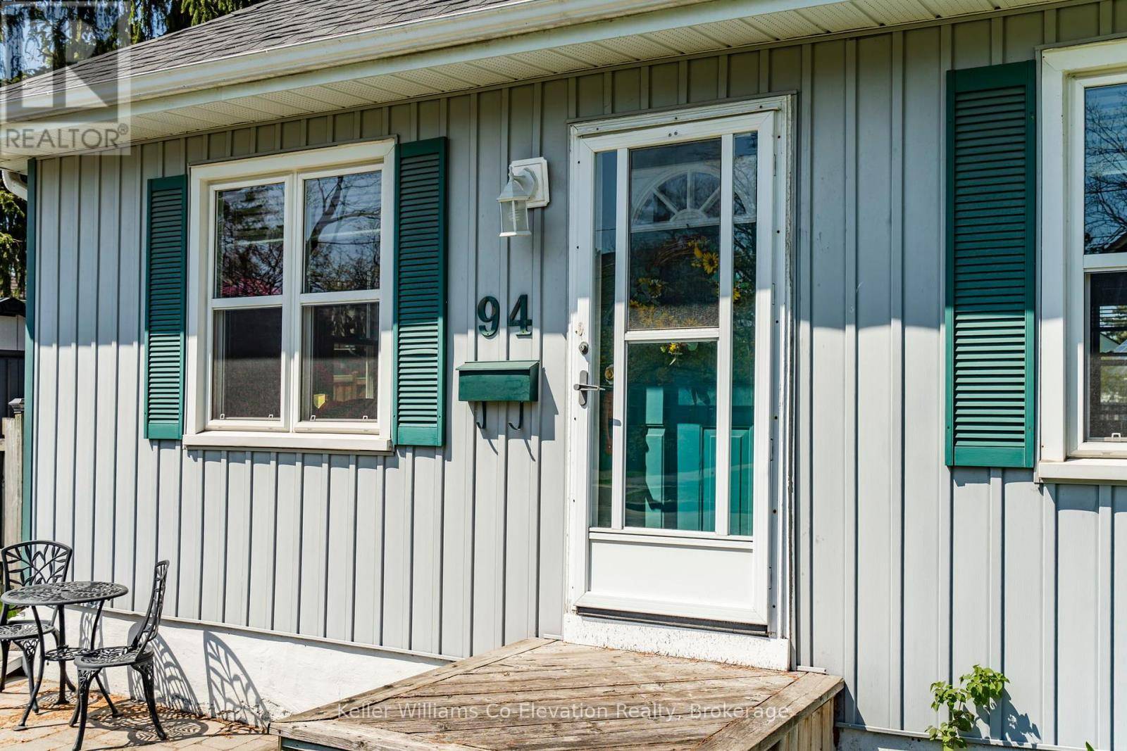 Barrie (sanford), ON L4N3E4,94 INNISFIL STREET