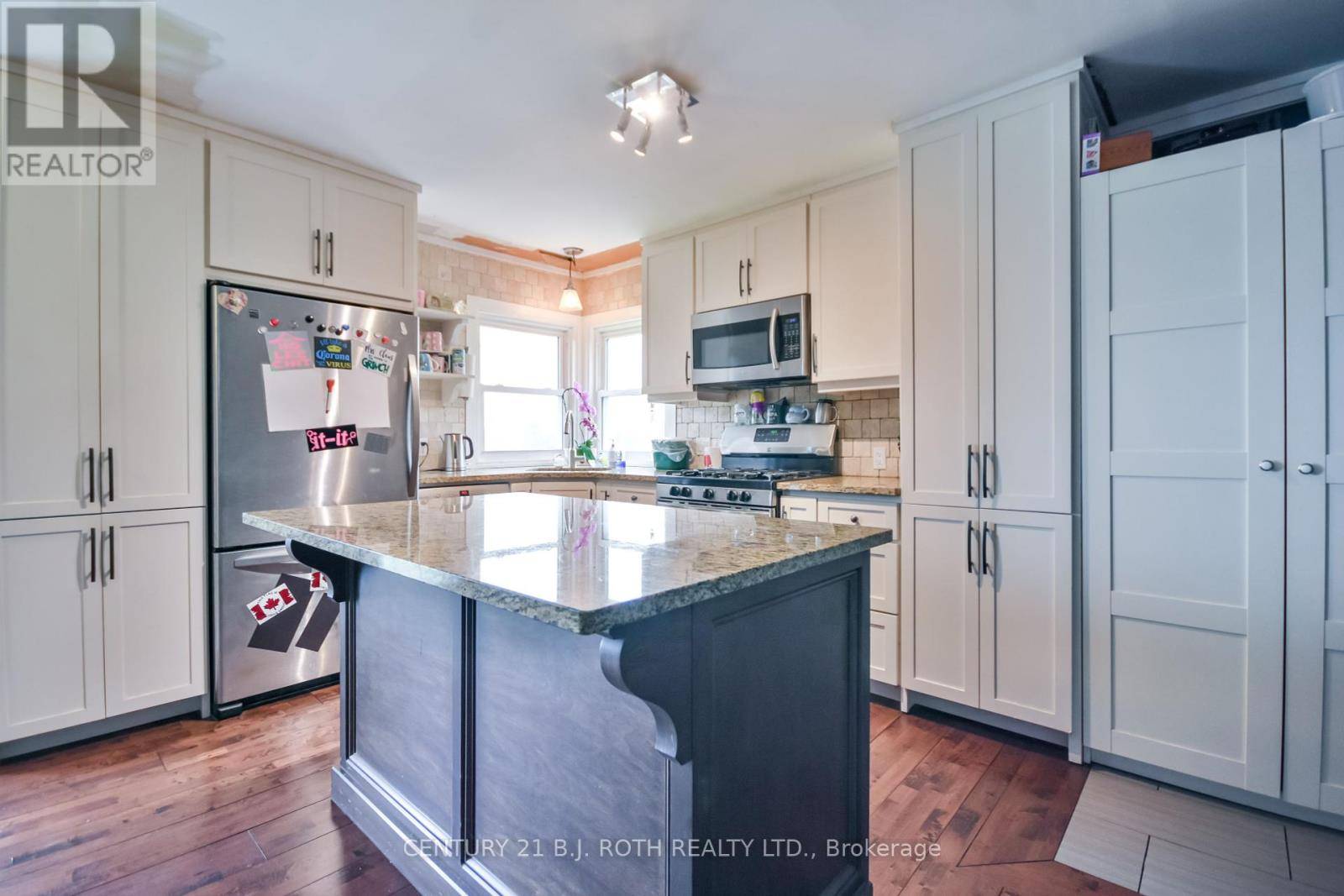Orillia, ON L3V4M7,13 FITTON HEIGHTS