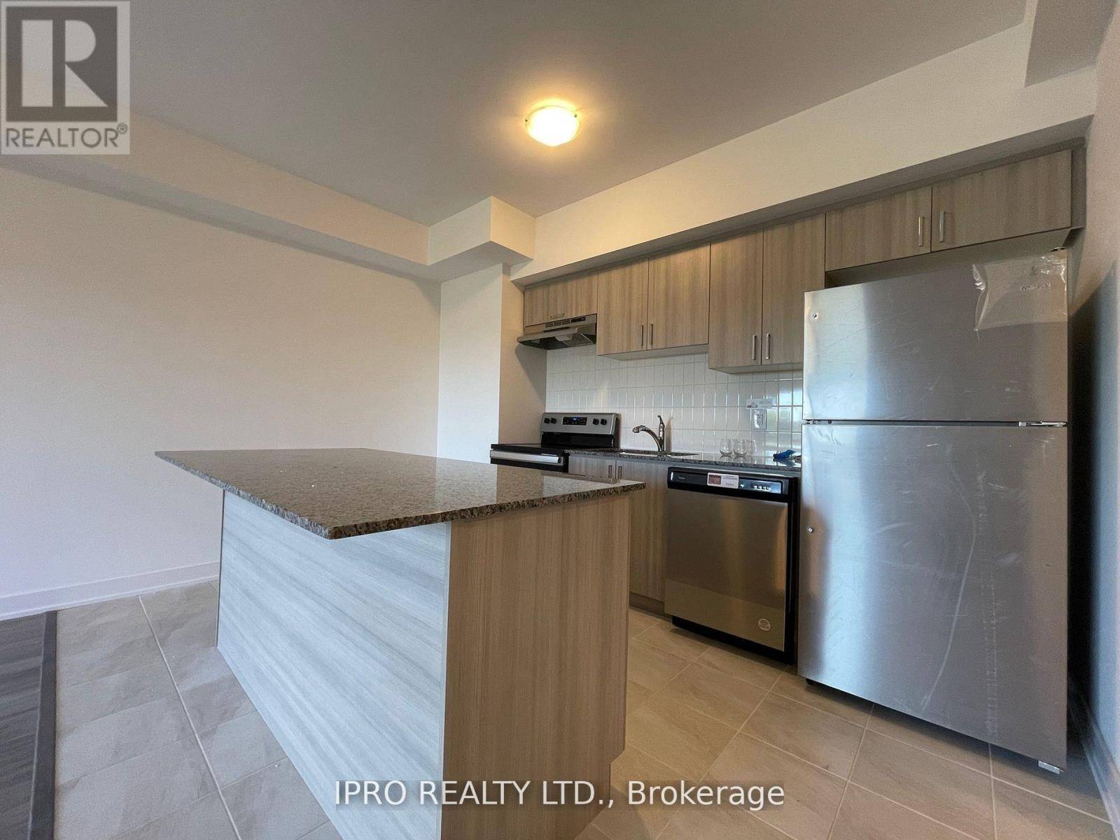 Barrie, ON L9J0T1,1 Chef LN #204