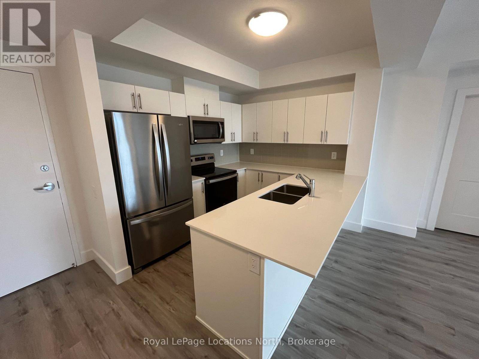 Collingwood, ON L9Y5B4,4 Kimberly LN #309