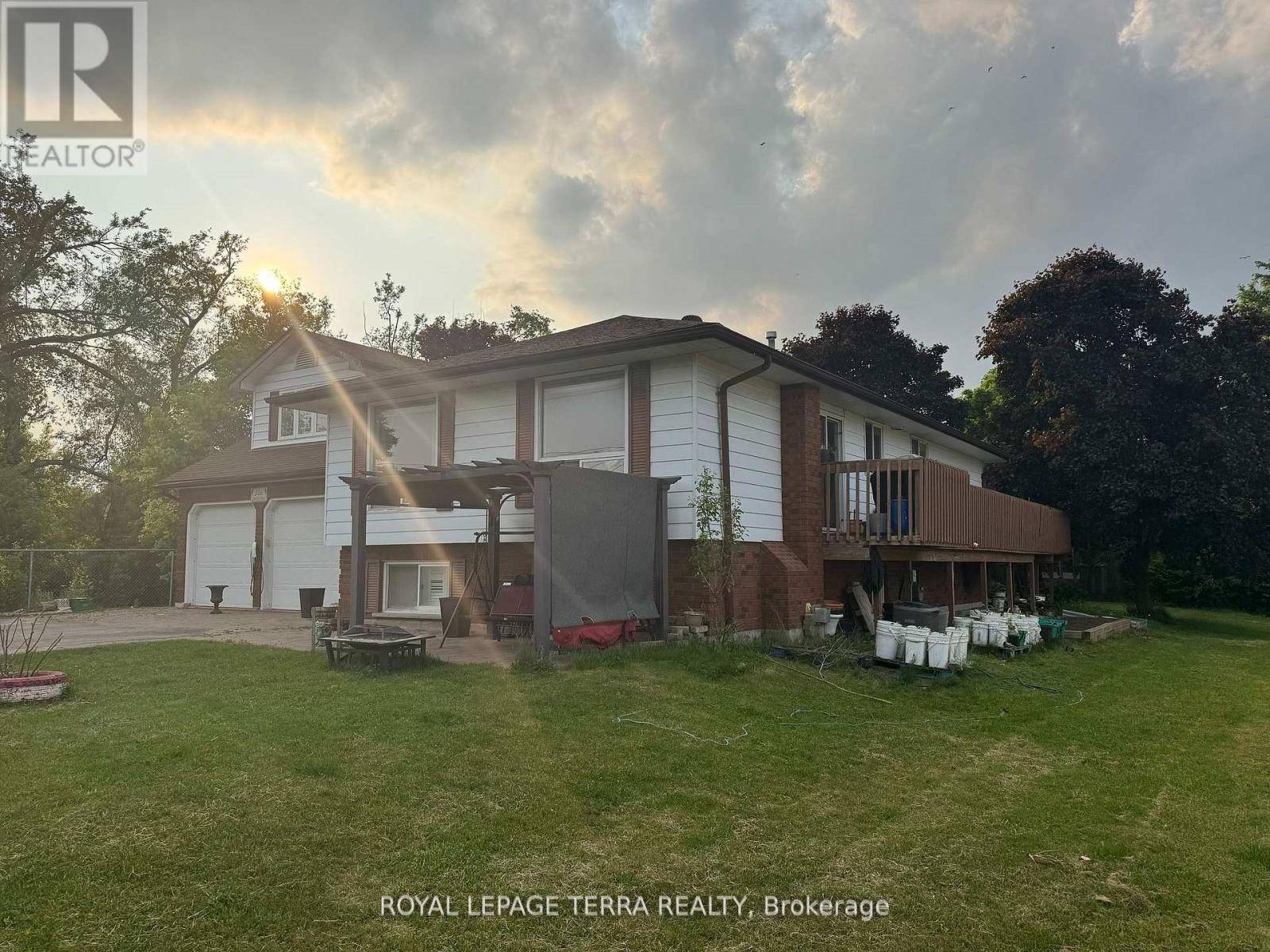 Barrie (allandale), ON L4N2Z6,326 LITTLE AVENUE