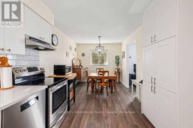 Collingwood, ON L9Y4N7,29 COURTICE CRESCENT