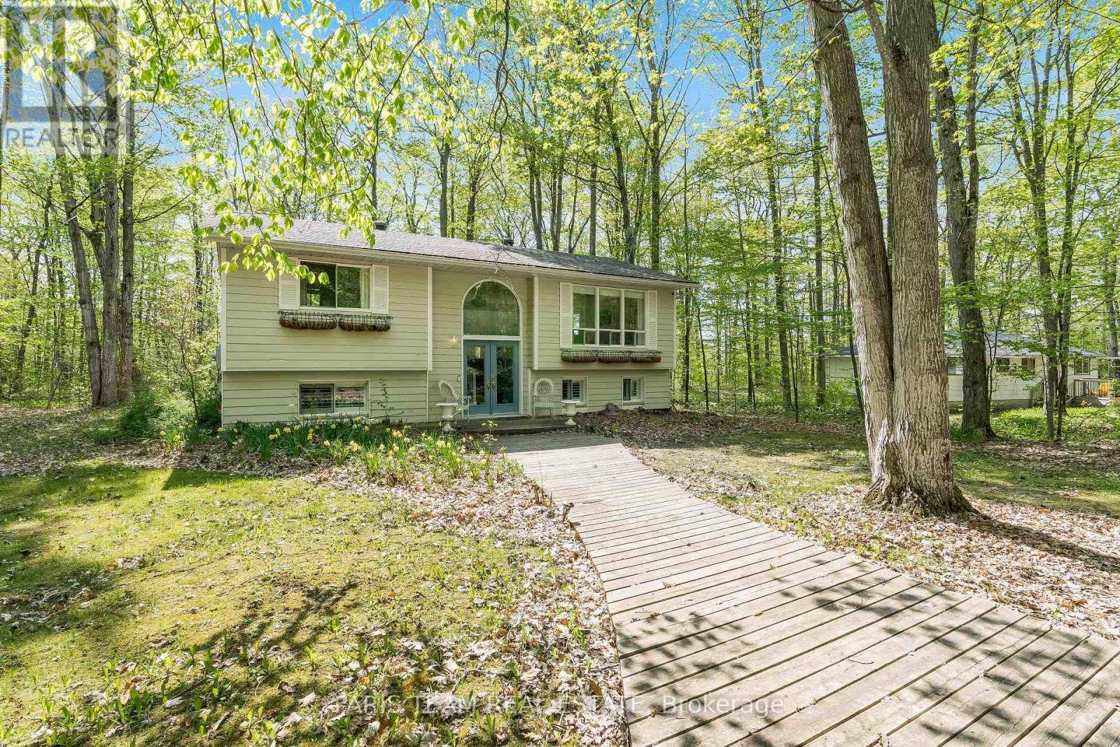Tiny, ON L9M0M6,104 SILVER BIRCH DRIVE