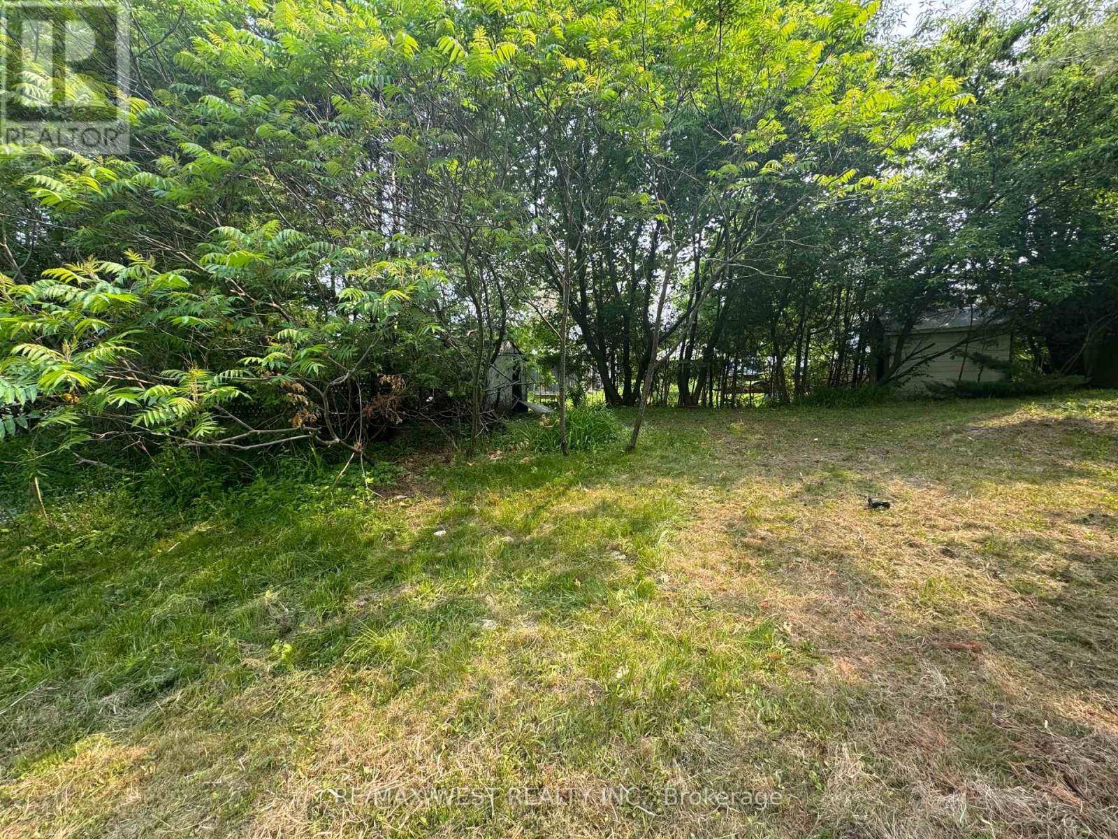 Tay (port Mcnicoll), ON L0K1R0,250 KINGFISHER AVENUE