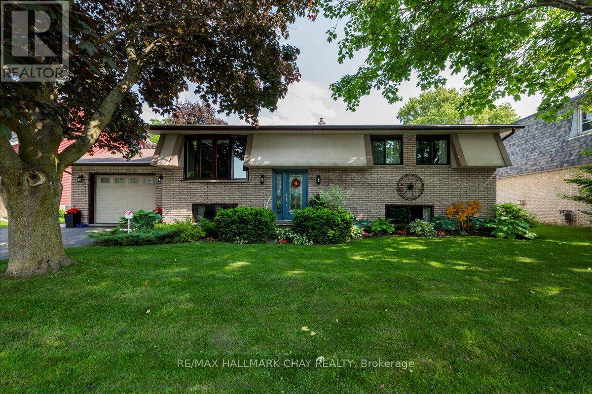 Springwater (elmvale), ON L0L1P0,17 GLENVIEW AVENUE
