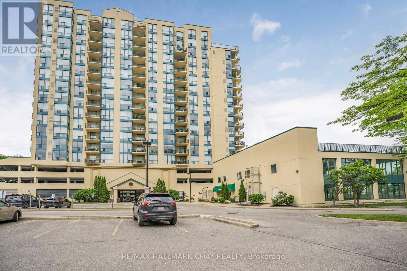 Barrie (lakeshore), ON L4N3A5,65 Ellen ST #610