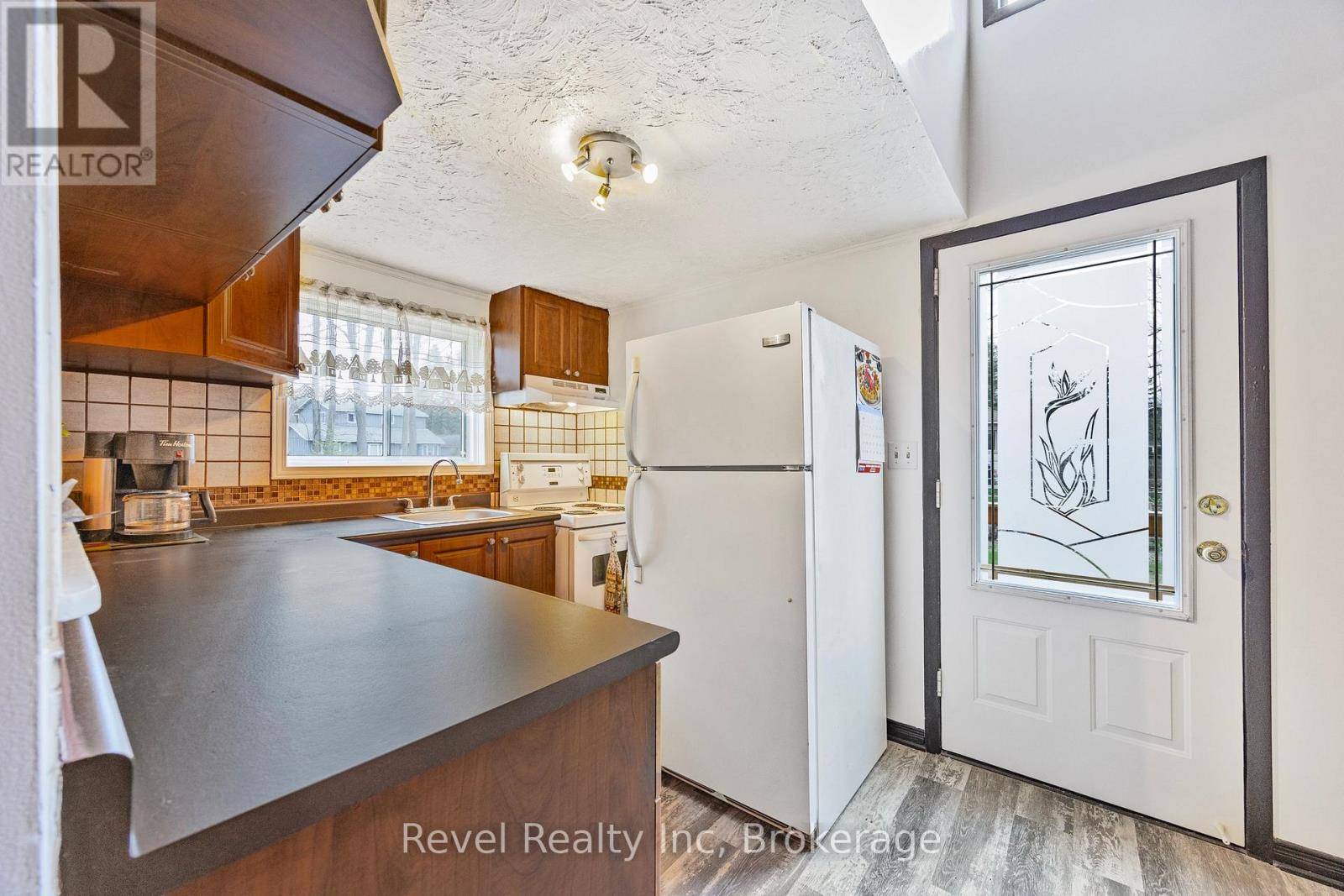 Wasaga Beach, ON L9Z2V2,613 OXBOW PARK DRIVE
