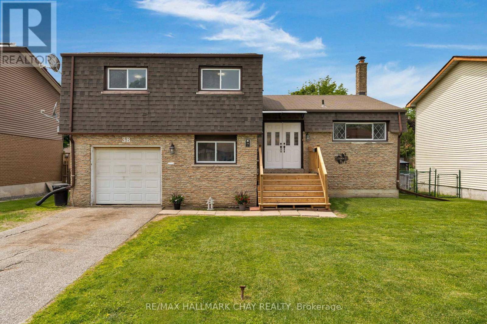 Orillia, ON L3V6T2,38 LANKIN BOULEVARD