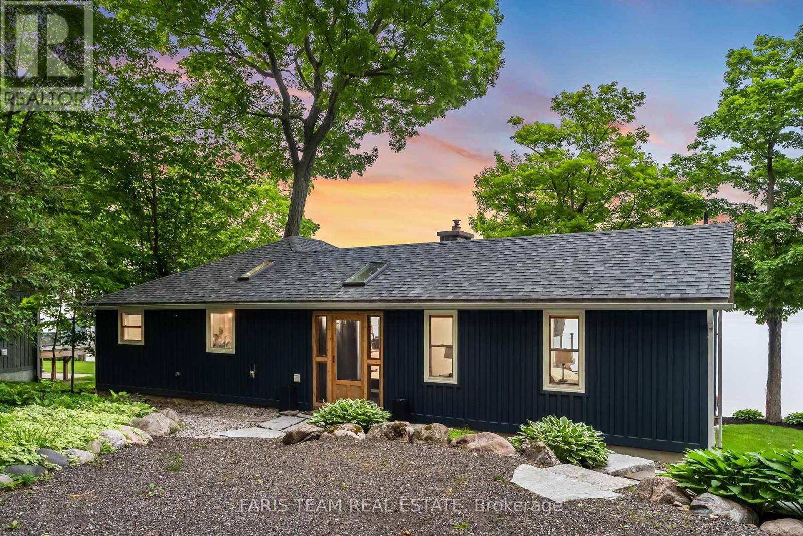 Penetanguishene, ON L9M1X3,101 MCARTHUR DRIVE