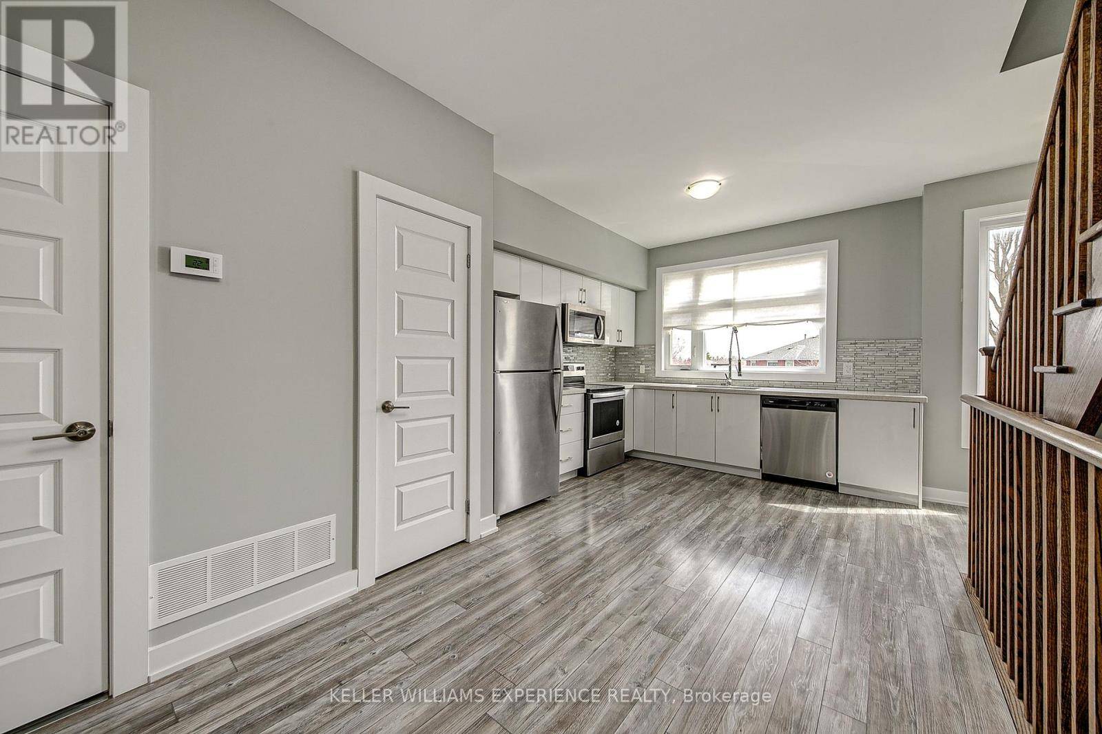 Barrie (holly), ON L9J0H2,540 Essa RD #46