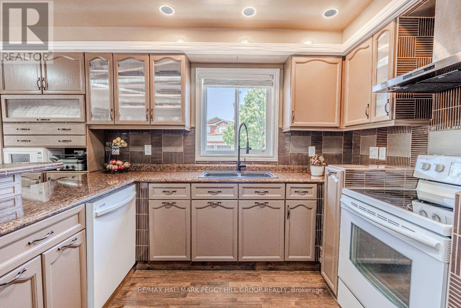 Barrie (holly), ON L4N0L5,68 COUGHLIN ROAD