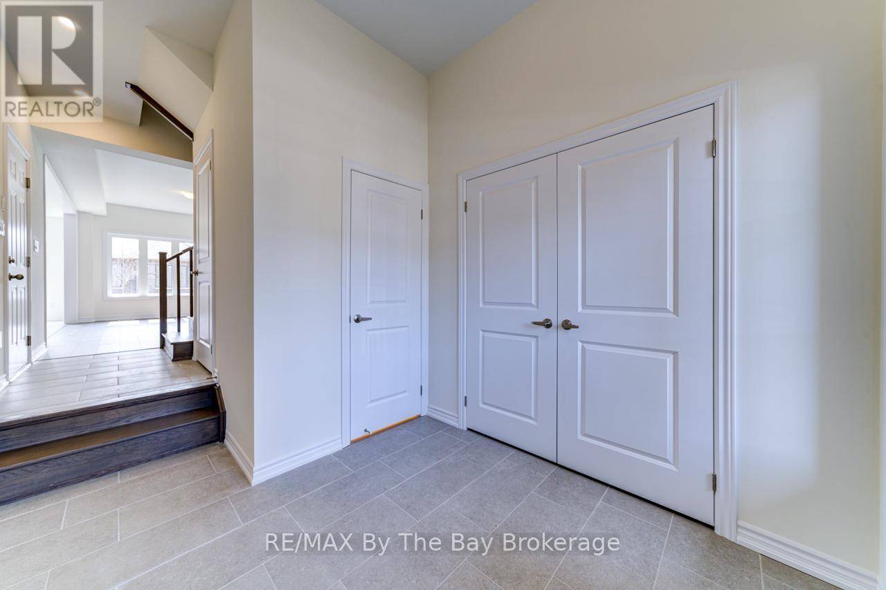 Wasaga Beach, ON L9Z0N6,8 FEDERICA CRESCENT