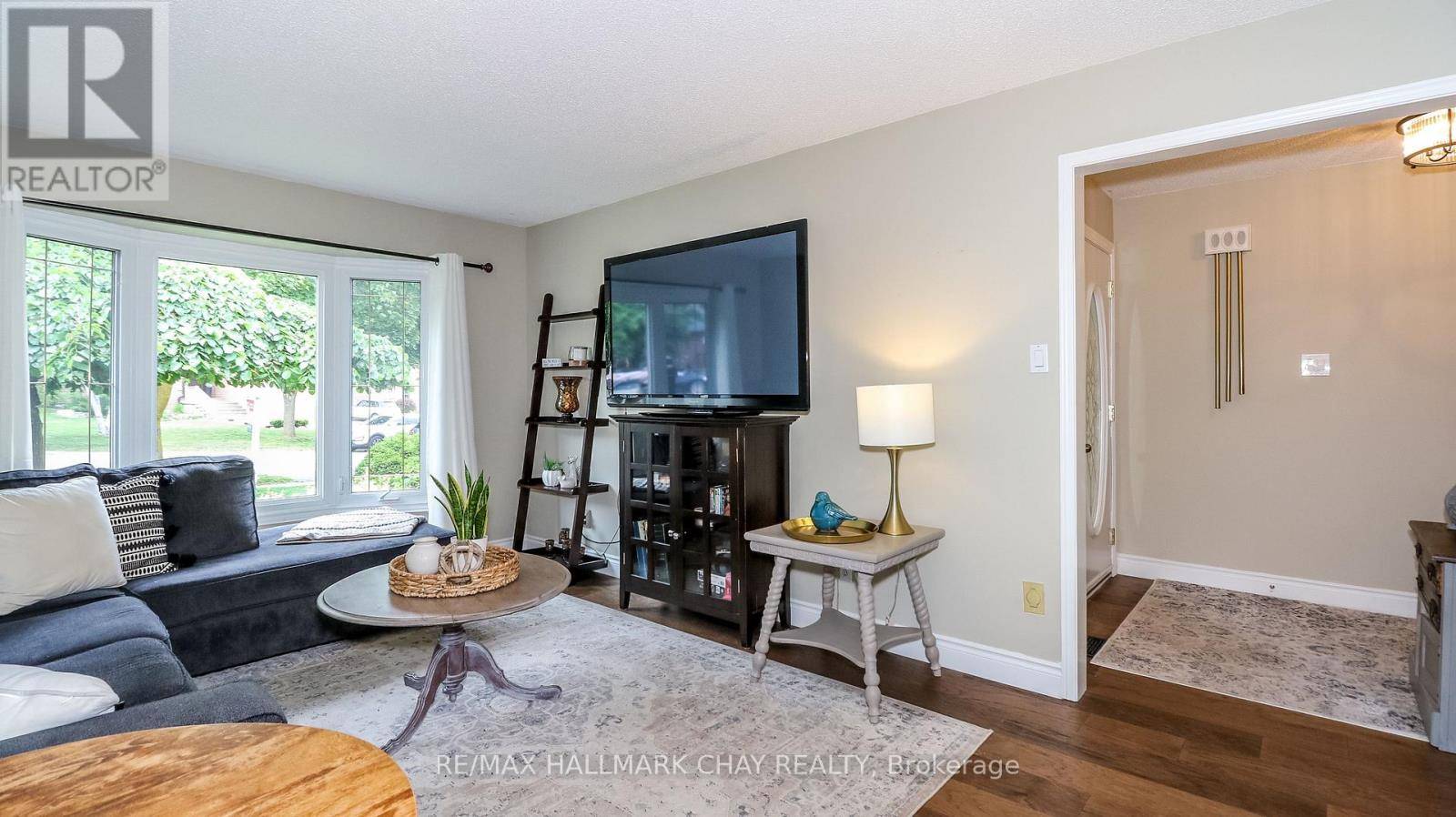Barrie (allandale Heights), ON L4N6G8,14 AUTUMN LANE