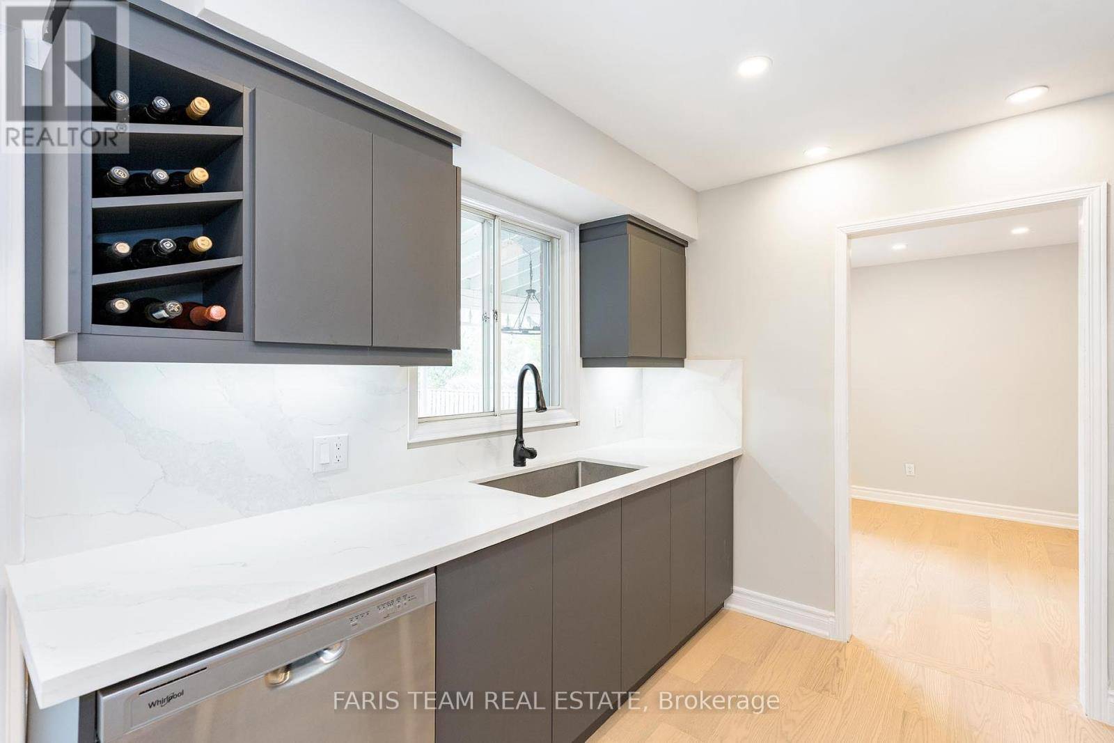 Barrie (codrington), ON L4M4P4,53 VARDEN AVENUE