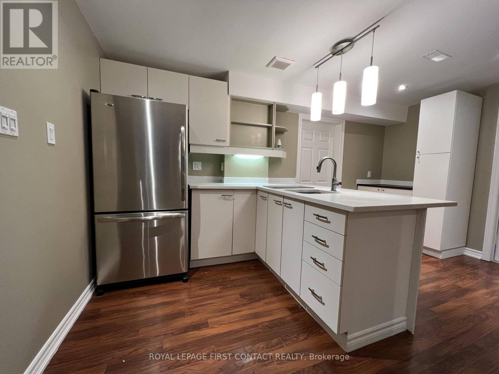 Barrie (letitia Heights), ON L4N6J6,27 THACKERAY CRES #Basement