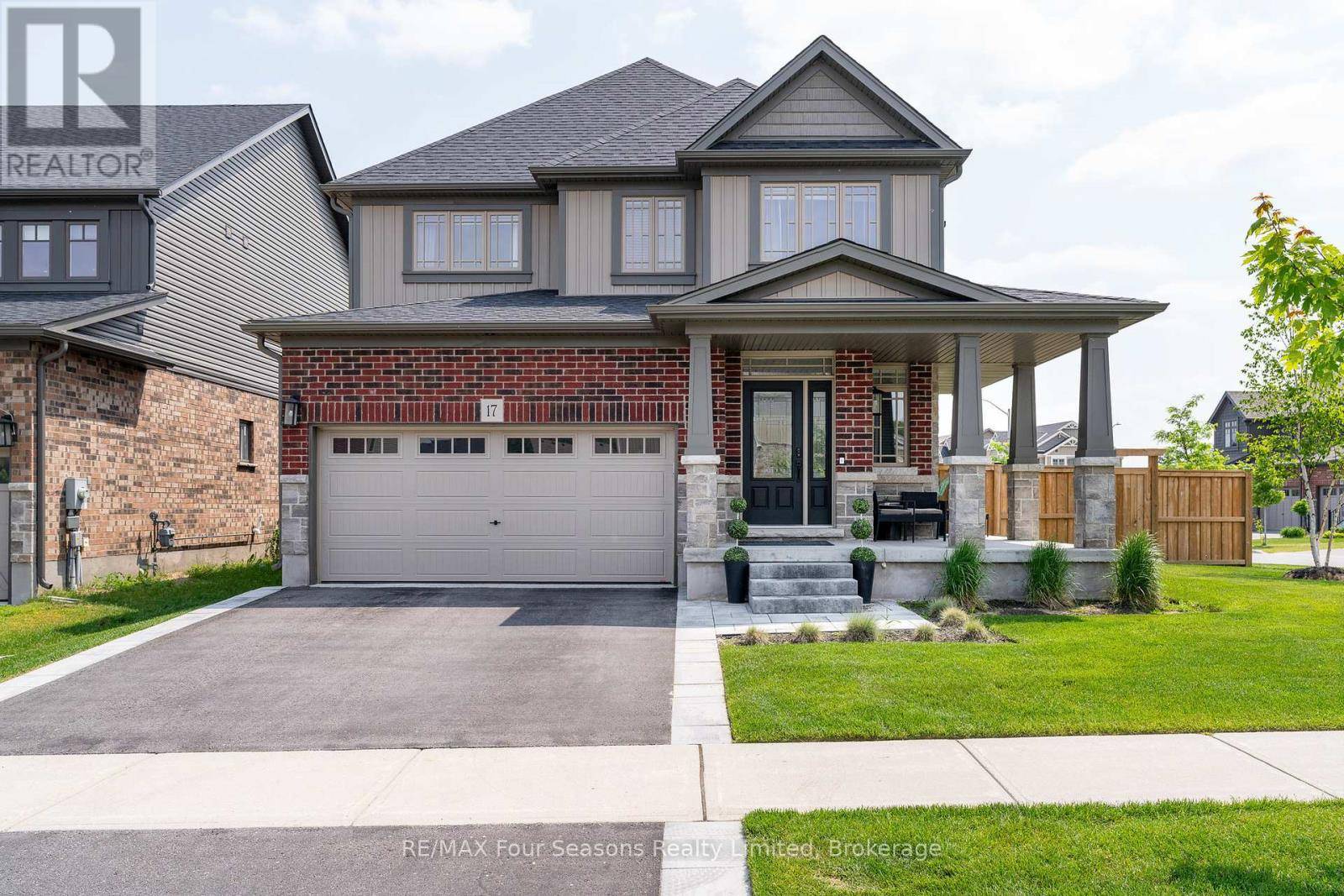 Collingwood, ON L9Y3B7,17 SPENCER STREET